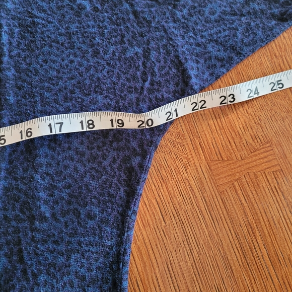 DKNY  Navy leopard print 3/4 sleeve sweater - Picture 4 of 5